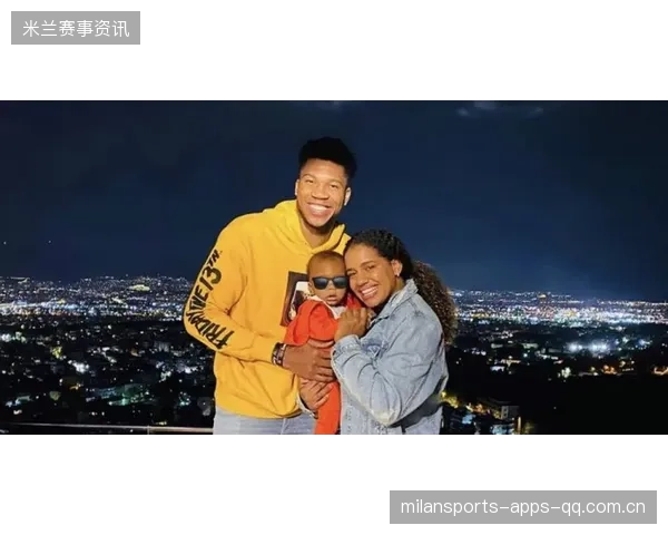 字母哥直播被儿子乱入，暖心瞬间引爆网友热议